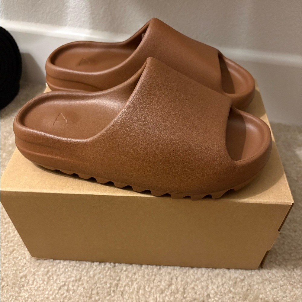YEEZY SLIDES FLAX SIZE 8